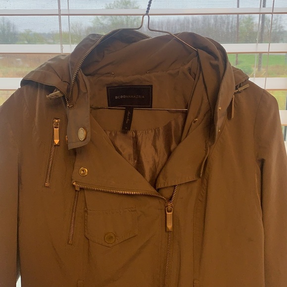 BCBG raincoat - Picture 3 of 3